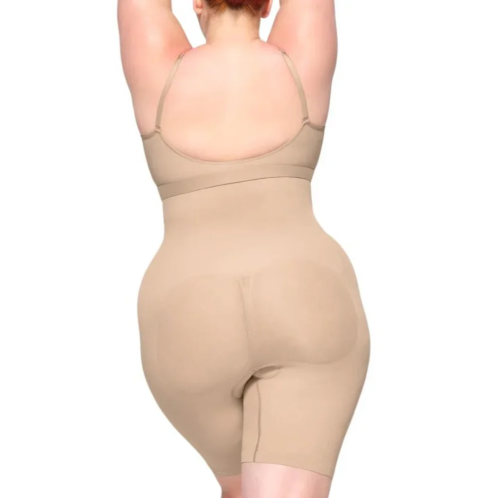 SKIMS Seamless Sculpt Mid Thigh Short Small